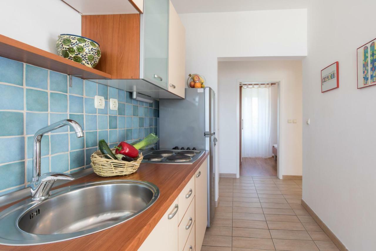 Apartments Ivona Malinska Exterior photo